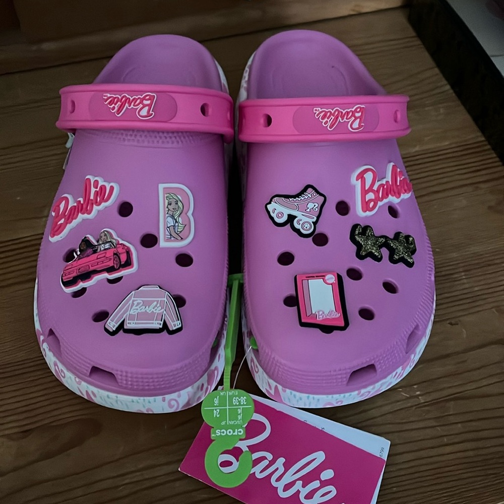 Barbie x Crocs Cutie Clog - Electric Pink ,NWT,size j6